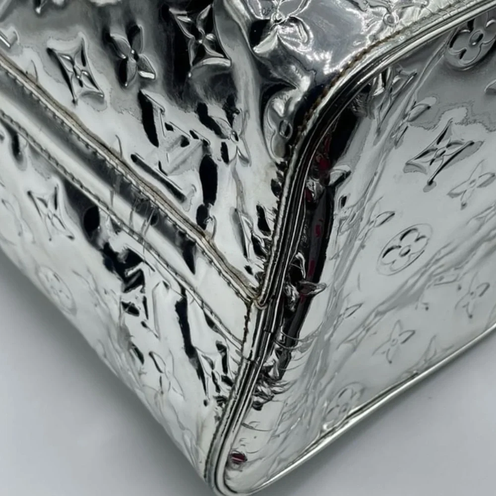 Louis Vuitton Limited Edition Silver Monogram Miroir Speedy 35 - Picture 4 of 16
